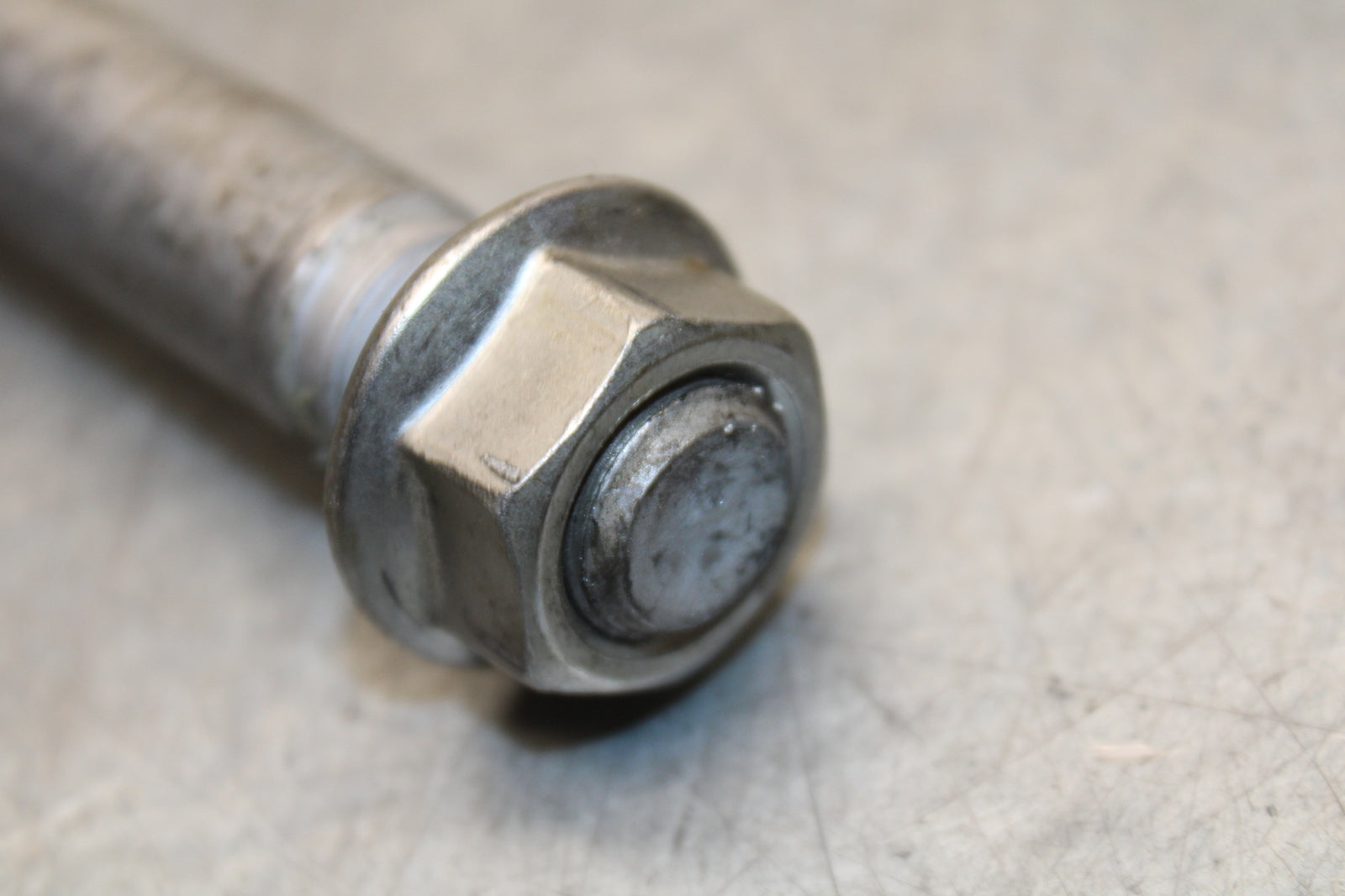 18-23 KAWASAKI NINJA 400 REAR BACK SWINGARM BOLT SUSPENSION PIVOT AXLE BB660