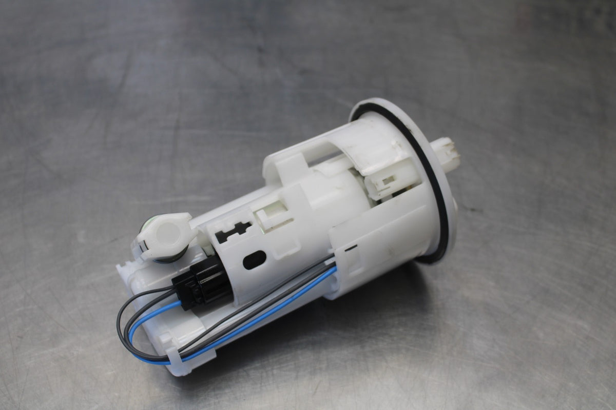 20 TRIUMPH STREET TRIPLE 765 FUEL PUMP GAS PETROL SENDER UNIT BB864