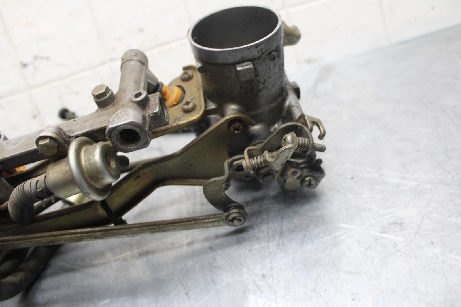 1998 Suzuki TL1000S MAIN FUEL INJECTORS / THROTTLE BODIES
