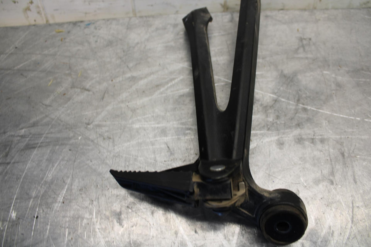 15-21 SUZUKI GSXR600 RIGHT REAR BACK PASSENGER PEG BB463