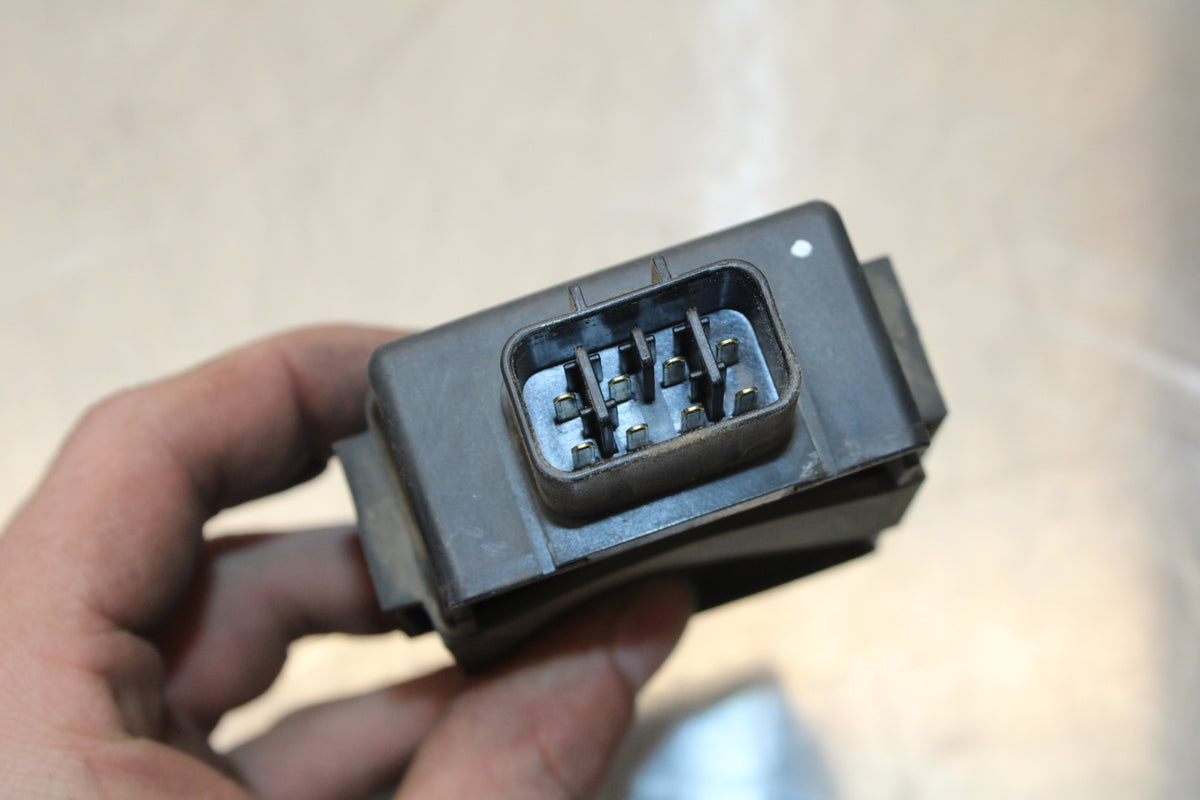 01-03 SUZUKI GSXR600 RELAY ASSEMBLY FUSE BOX BB145