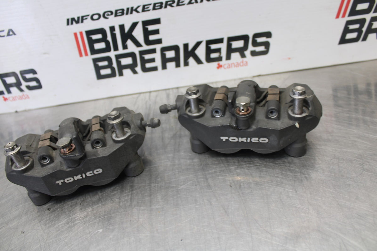 07 SUZUKI GSXR1000 RIGHT LEFT FRONT BRAKE CALIPER SET PAIR CALIPERS BB770