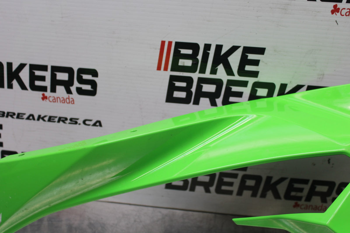 24-25 KAWASAKI NINJA ZX4R LEFT MID UPPER SIDE FAIRING COWL PLASTIC BB827