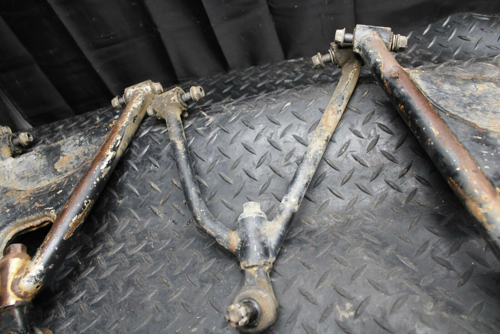 85-86 SUZUKI QUADRACER 250 FRONT RIGHT LEFT A ARM SET BB210