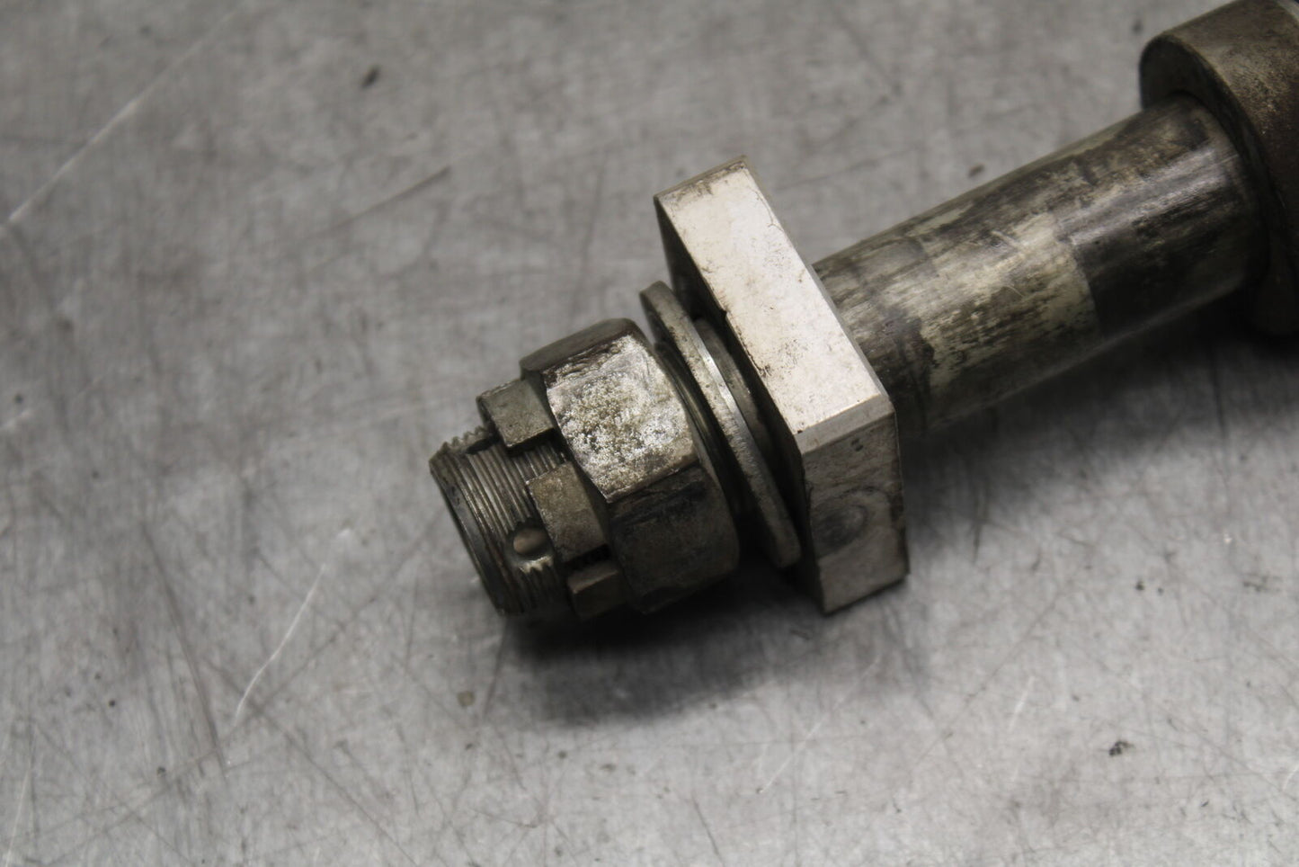 13-18 KAWASAKI NINJA ZX6R REAR AXLE BACK RIM PIVOT BOLT AXEL 41068-0613 BB666