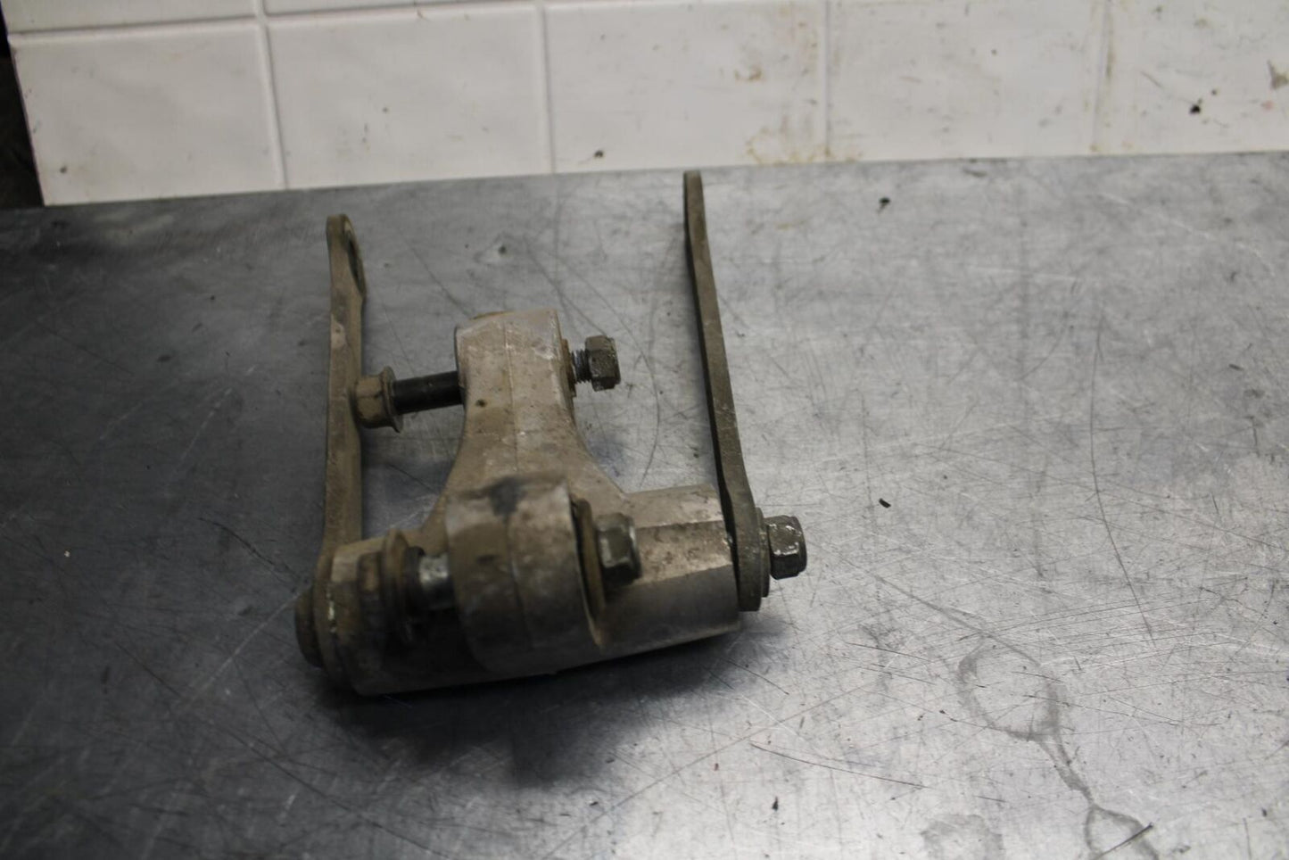 89-90 YAMAHA FZR600 REAR DOGBONE SHOCK LINKAGE LINK BB76