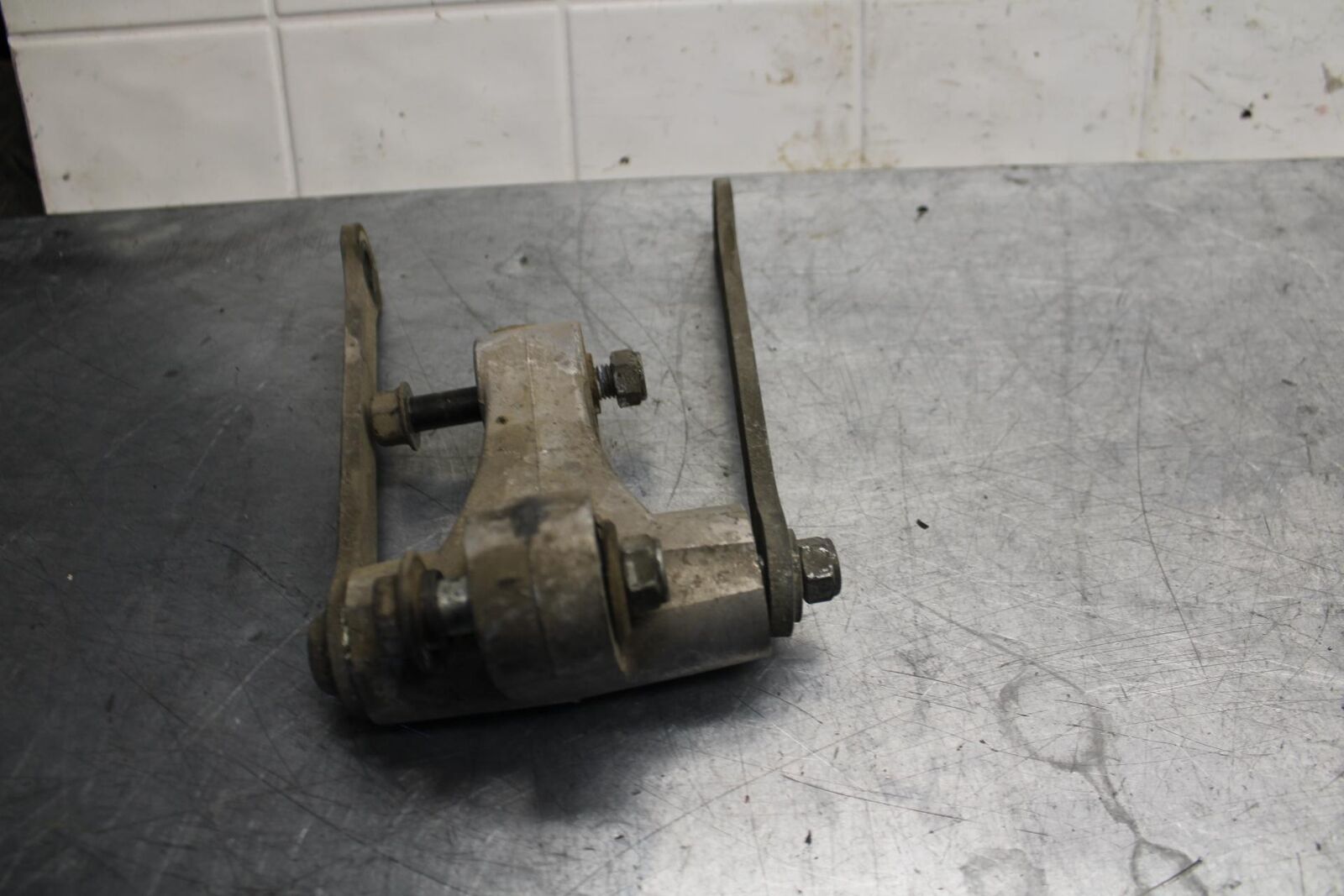 89-90 YAMAHA FZR600 REAR DOGBONE SHOCK LINKAGE LINK BB76