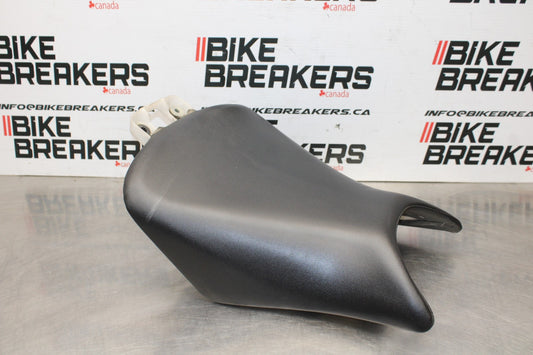 13-15 HONDA CBR500R FRONT DRIVERS SEAT PAD SADDLE PILLION BB834