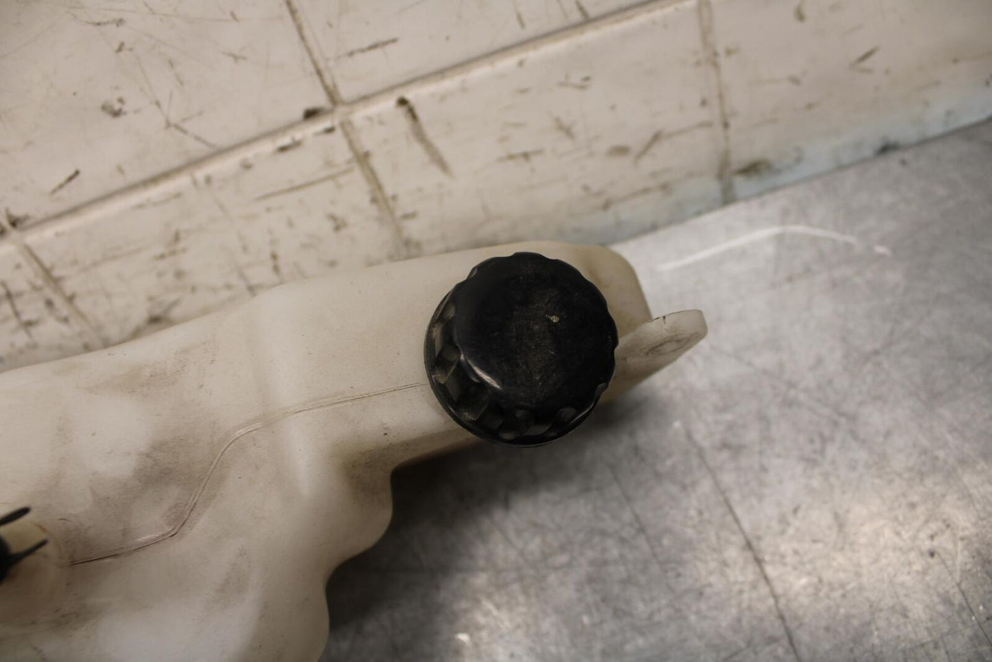 2001 Kawasaki Ninja ZX6 ZX600E COOLANT WATER TANK RESERVOIR BOTTLE BB547