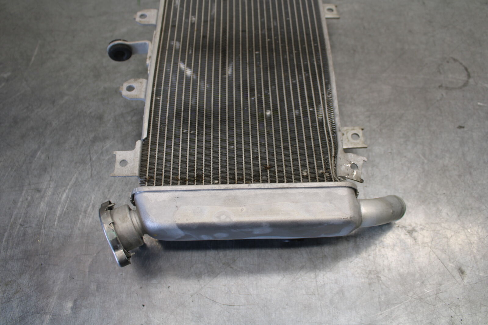 18-23 KAWASAKI NINJA 400 ENGINE RADIATOR MOTOR COOLER COOLING RADIATER BB679