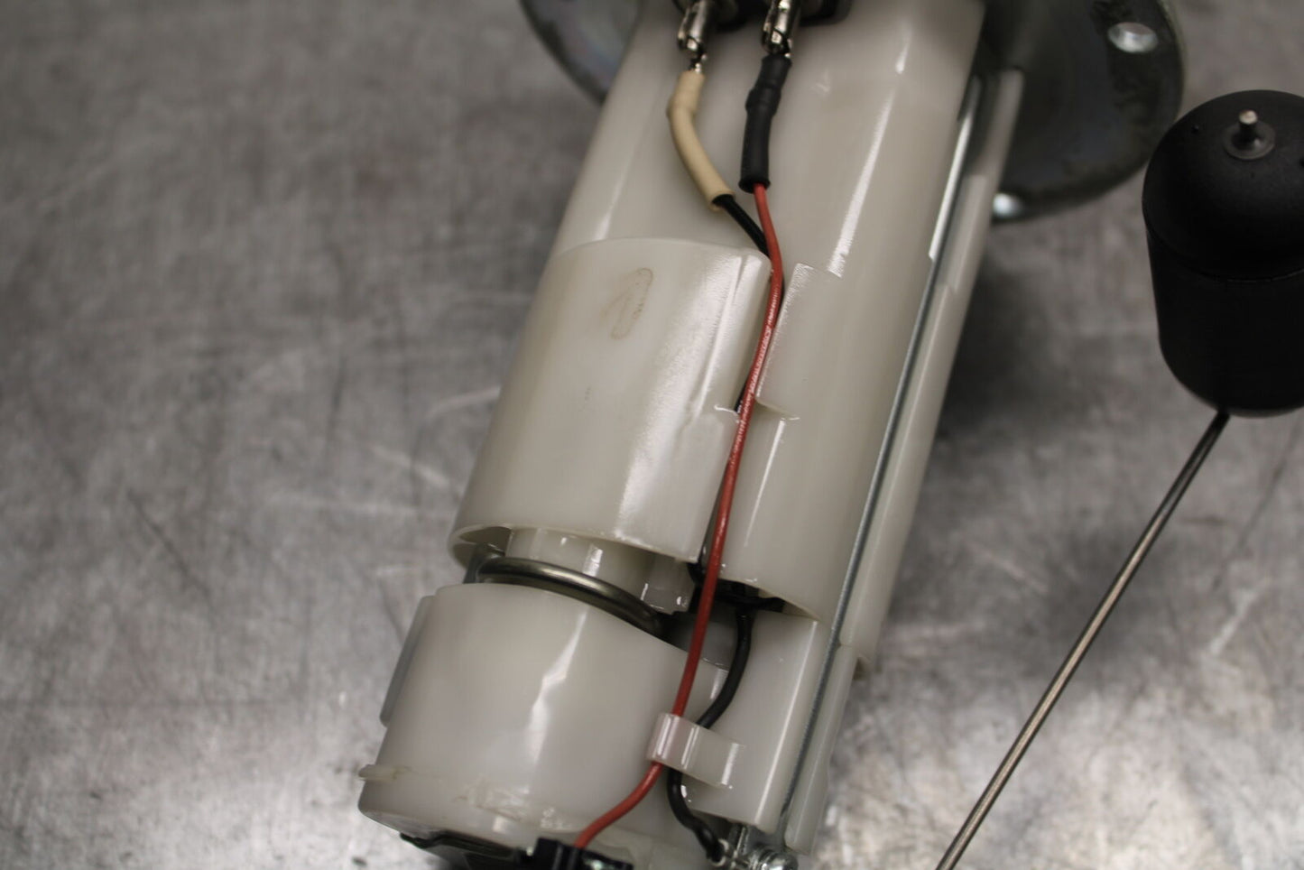 08-10 SUZUKI GSXR 600 FUEL PUMP GAS PETROL SENDER UNIT  BB721