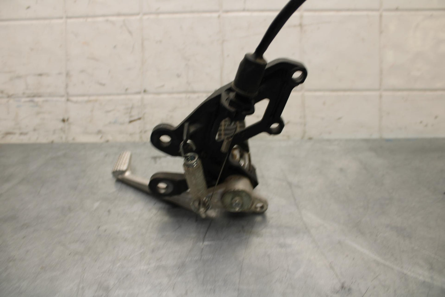 2012 Kawasaki Ninja ZX14R ZX1400E RIGHT REARSET REAR SET DRIVER FOOT PEG REST BB