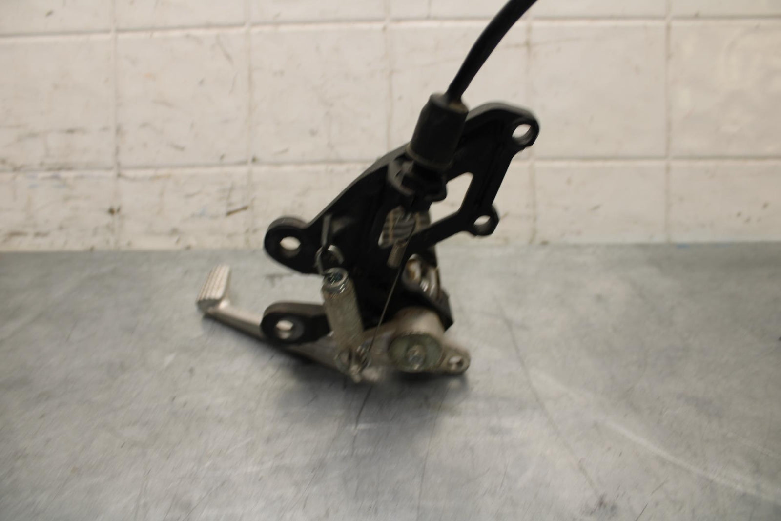 2012 Kawasaki Ninja ZX14R ZX1400E RIGHT REARSET REAR SET DRIVER FOOT PEG REST BB