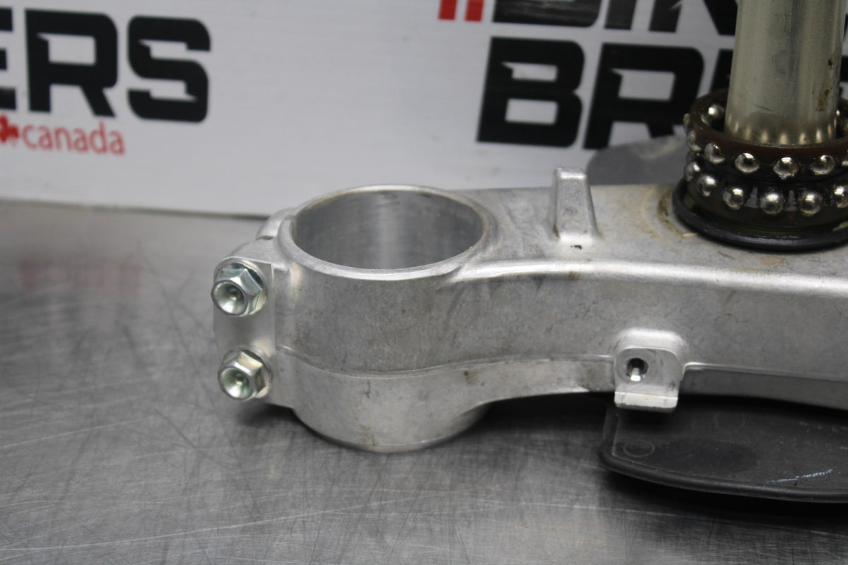 08-10 SUZUKI GSXR 600 FRONT FORKS CLAMP LOWER TRIPLE TREE STEM BB202