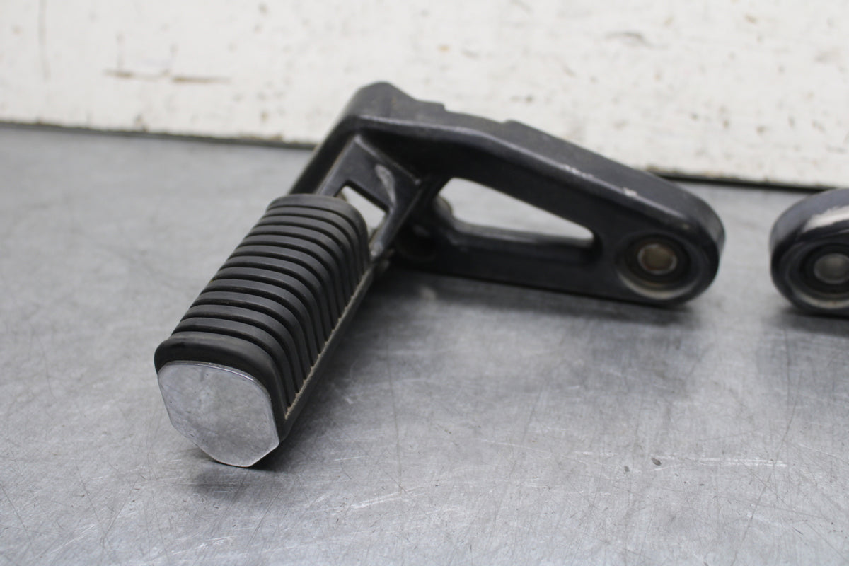 85-86 SUZUKI MADURA 1200 REAR PASSENGER FOOT STEP PEG  BB691