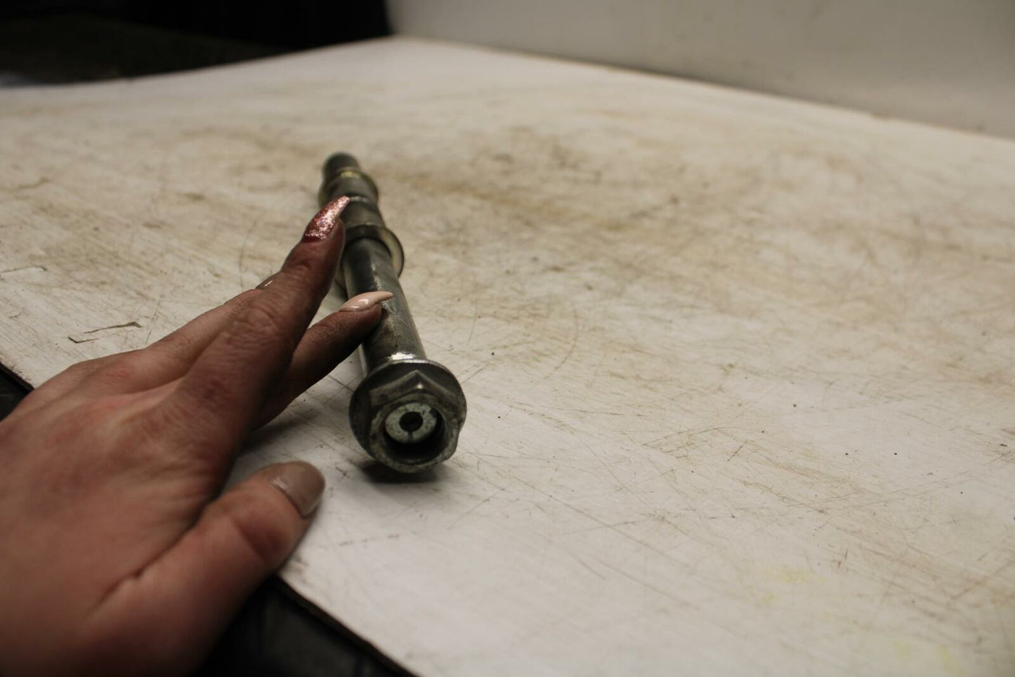 06-21 KAWASAKI VULCAN 900 FRONT WHEEL RIM AXLE PIVOT BOLT BB363