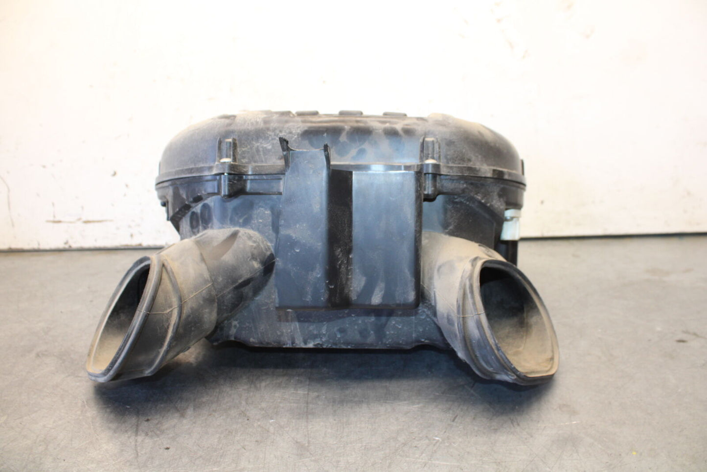 11-24 SUZUKI GSXR750 AIRBOX AIR INTAKE FILTER BOX  BB687