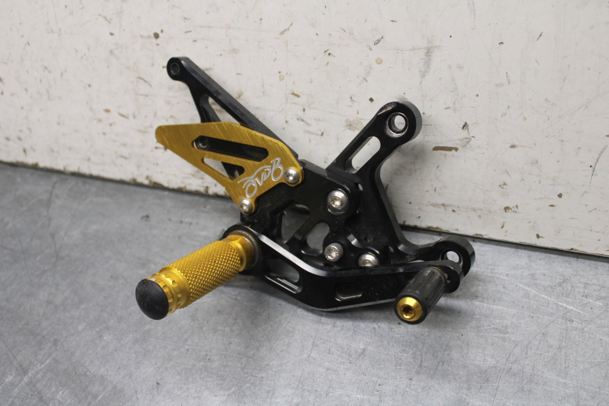09-14 YAMAHA YZF R1 AFTERMARKET RIGHT REARSET REAR SET FOOT PEG REST STOP BB696