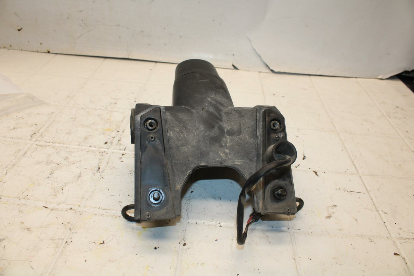 04-05 KAWASAKI NINJA ZX10R REAR BACK FENDER MUD GUARD BB398