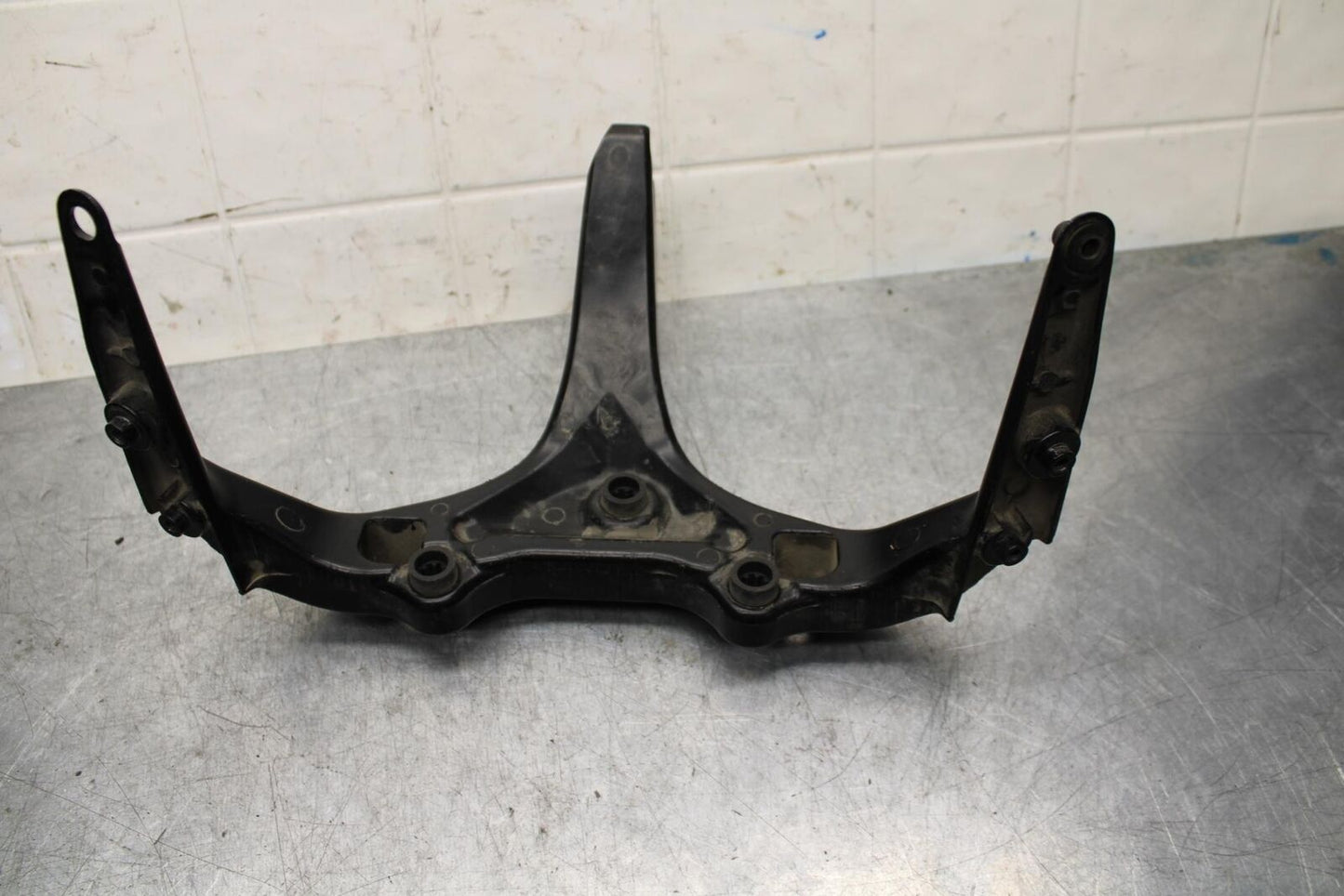 06-07 HONDA CBR1000RR UPPER  MIRROR GAUGES STAY BRACKET 64501-MEL-010 BB75