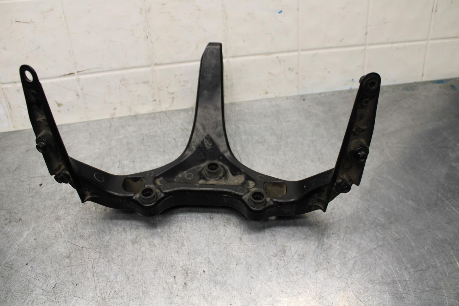 06-07 HONDA CBR1000RR UPPER  MIRROR GAUGES STAY BRACKET 64501-MEL-010 BB75