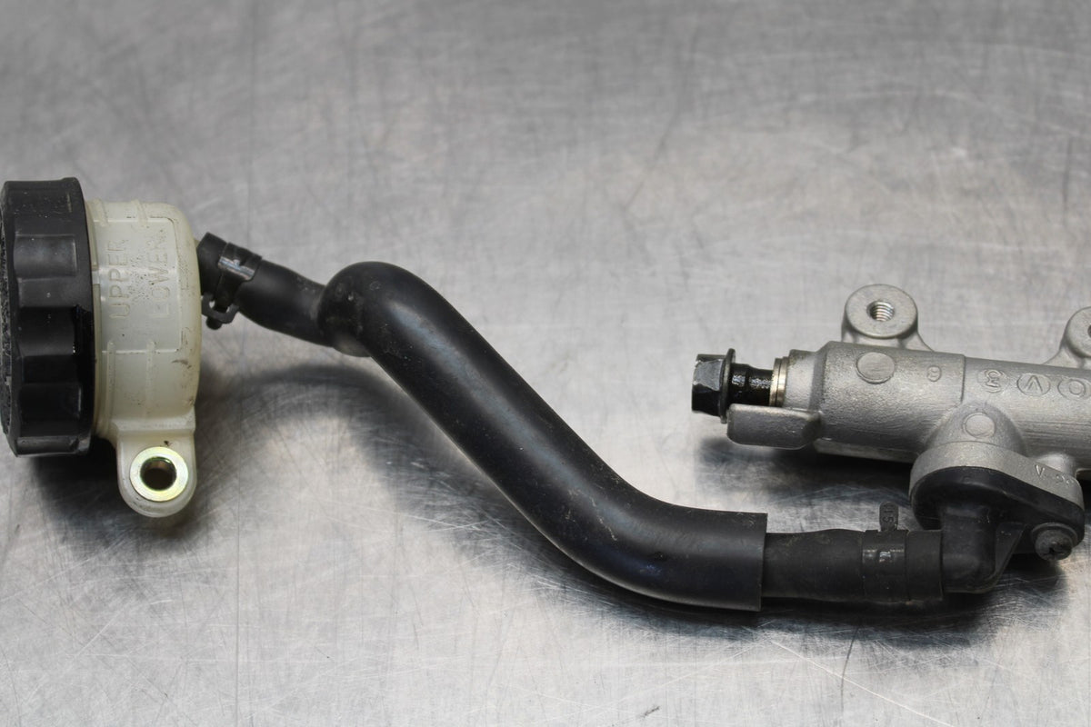 01-06 HONDA CBR600F4I REAR BACK BRAKE MASTER CYLINDER W RESERVOIR BB185