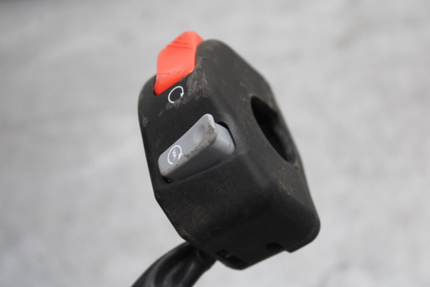 13-18 KAWASAKI NINJA ZX6R RIGHT CLIP ON HANDLE KILL OFF START SWITCH BB666