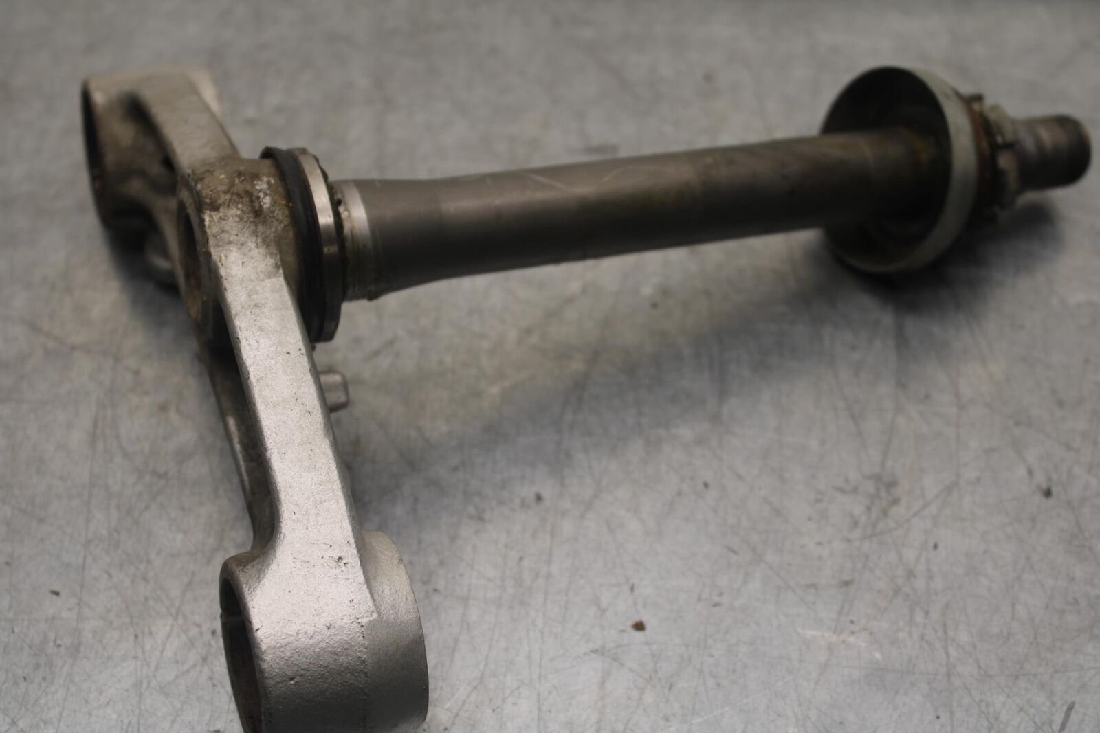 1988 Yamaha FZ600 FRONT FORKS CLAMP LOWER TRIPLE TREE STEM BB601
