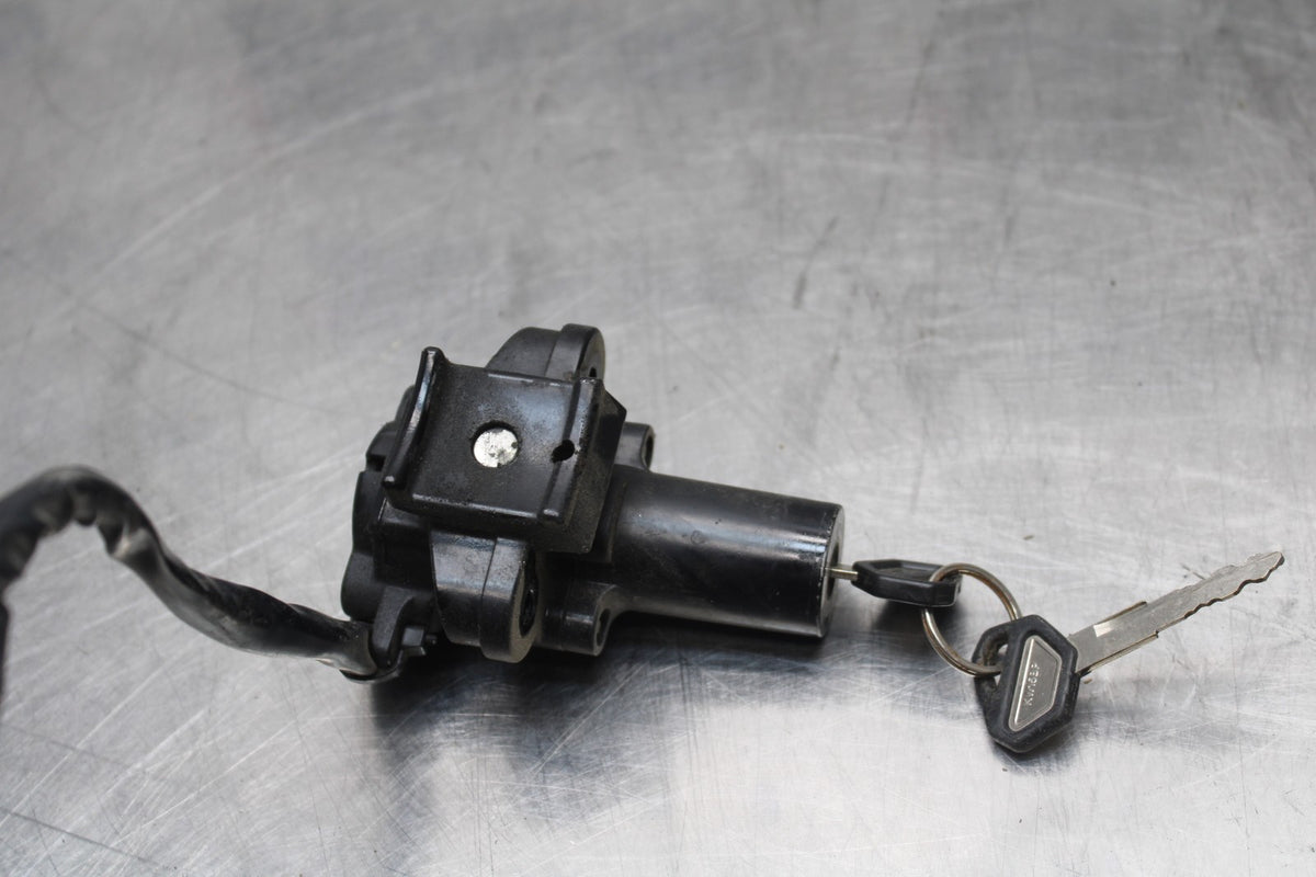 98 KAWASAKI NINJA ZX6 IGNITION LOCK KEY SET W/ GAS CAP AND SEAT LOCK BB870