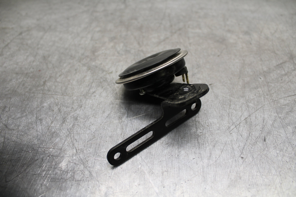 22-24 YAMAHA XSR900 HORN SIGNAL BB710