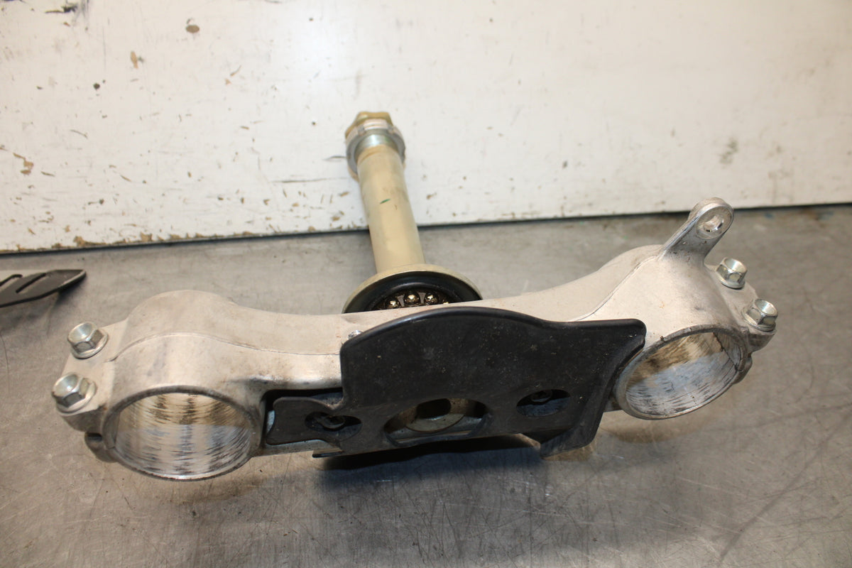 08-09 SUZUKI GSXR600 FRONT FORKS CLAMP LOWER TRIPLE TREE STEM BB728