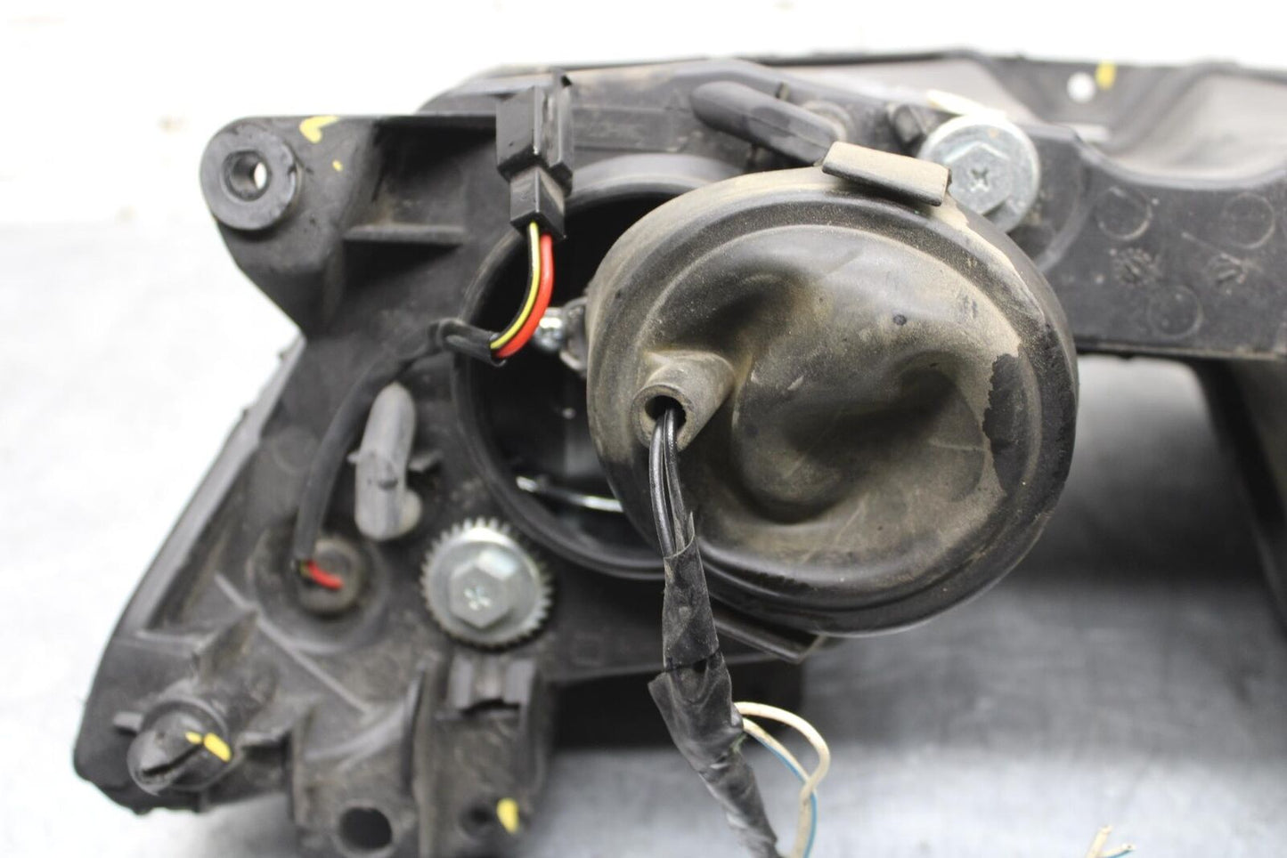 2015 Kawasaki Ninja 300 EX300 FRONT HEADLIGHT HEAD LIGHT LAMP 23007-0174 BB61