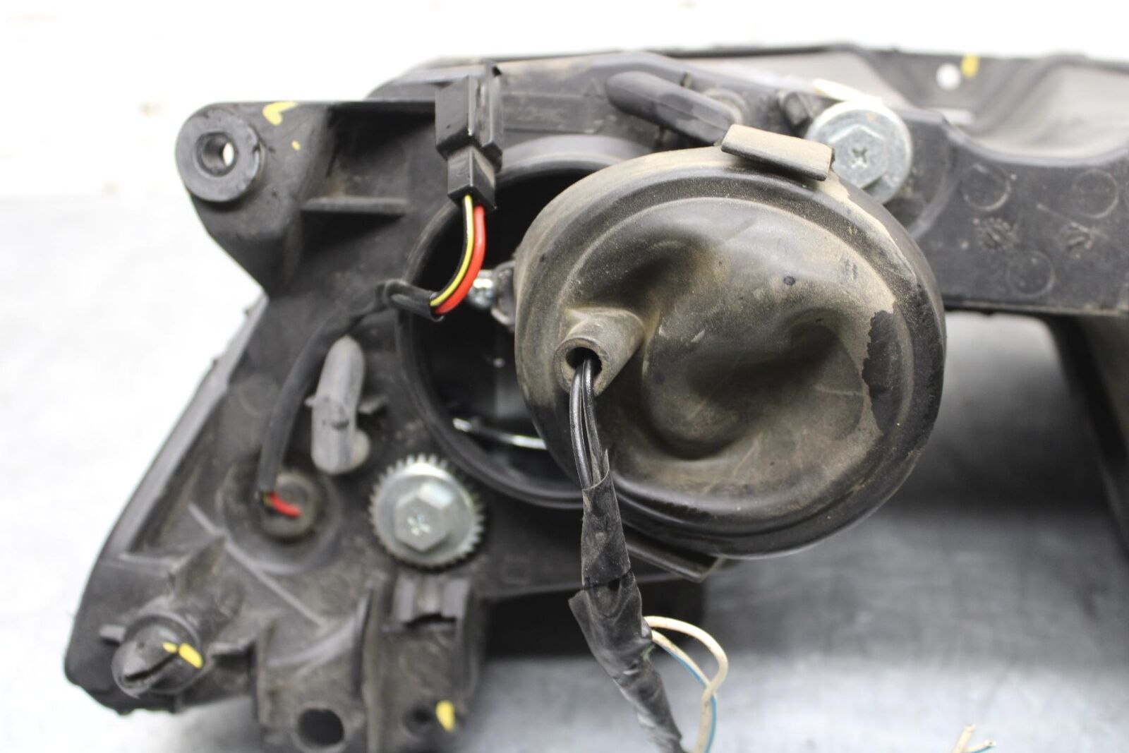 2015 Kawasaki Ninja 300 EX300 FRONT HEADLIGHT HEAD LIGHT LAMP 23007-0174 BB61