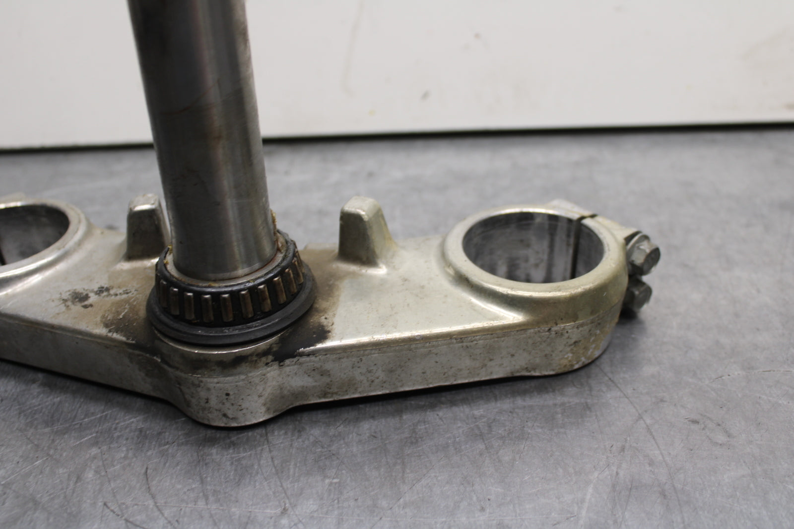 93-94 KAWASAKI NINJA ZX7R FRONT FORKS CLAMP LOWER TRIPLE TREE STEM BB124