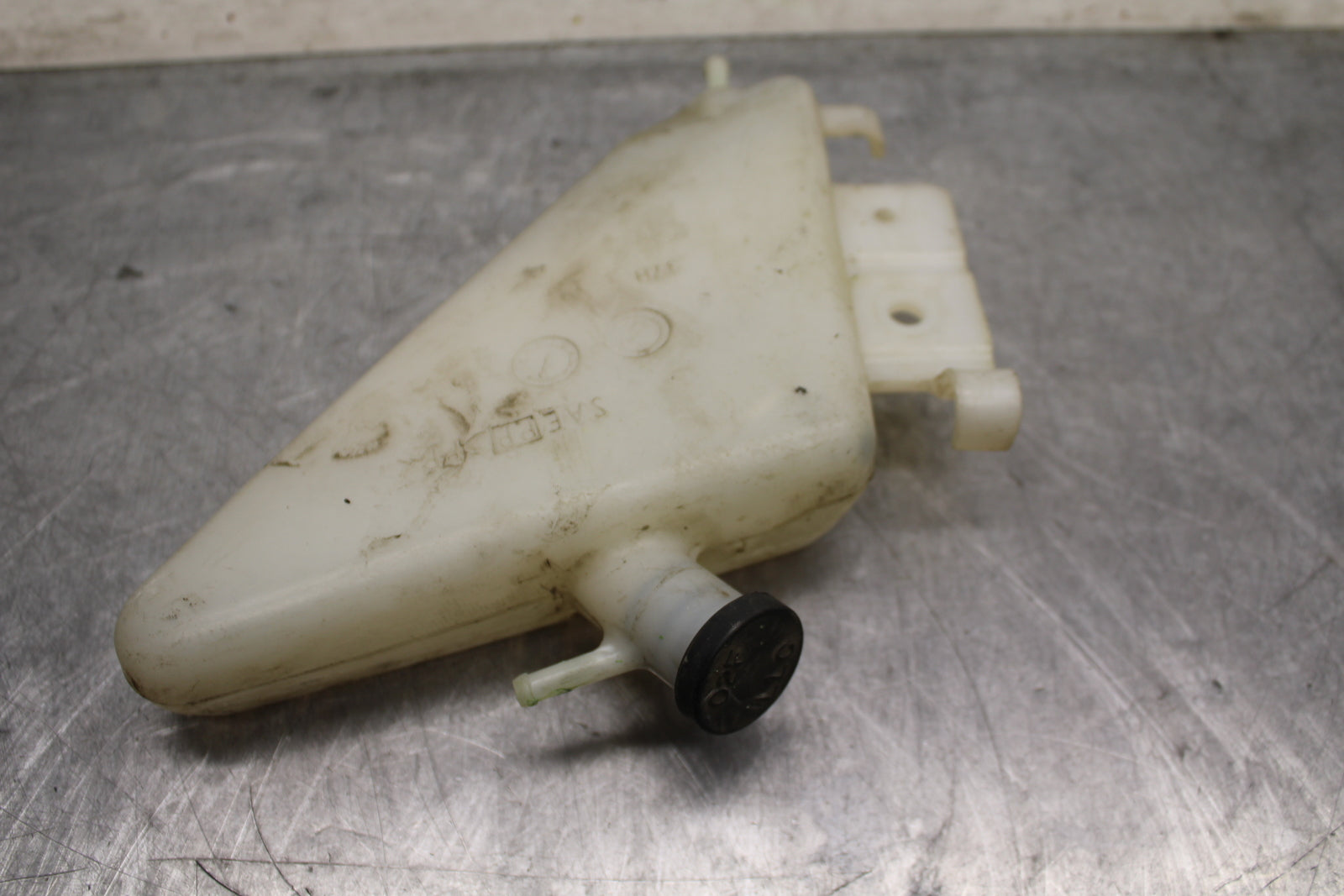 08-10 SUZUKI GSXR 600 COOLANT WATER TANK RESERVOIR BOTTLE BB132