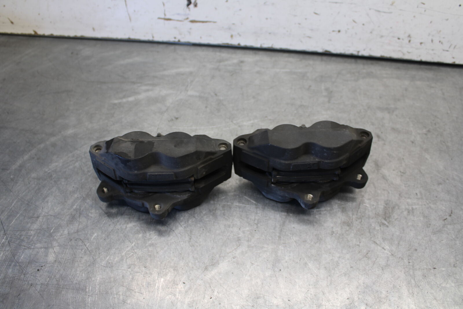 03-07 SUZUKI SV1000S RIGHT LEFT FRONT BRAKE CALIPER SET PAIR CALIPERS BB657
