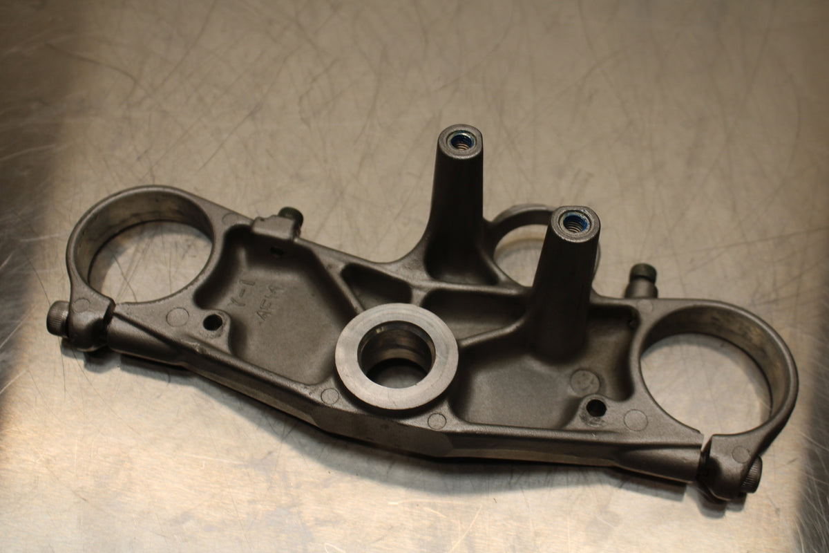 96 YAMAHA YZF750R FORKS UPPER TRIPLE TREE CLAMP BB137