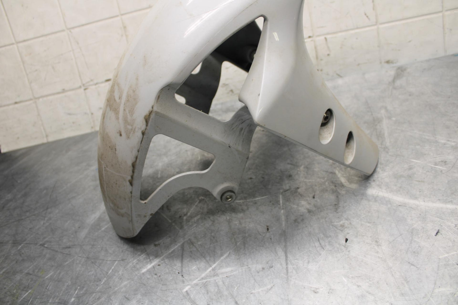 2013 Yamaha YZF R1 FRONT WHEEL FENDER COWL FAIRING  BB507