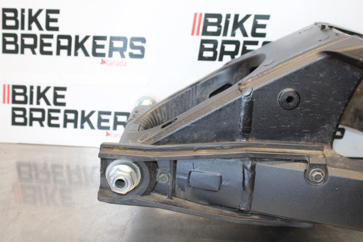 18 SUZUKI GSXR750 REAR SWINGARM BACK SUSPENSION SWING ARM BB891