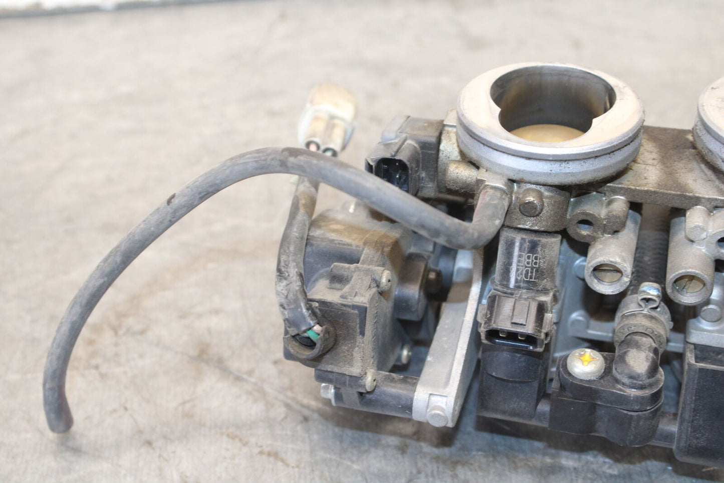 05-09 SUZUKI BOULEVARD C90 THROTTLE BODY BODIES BB692