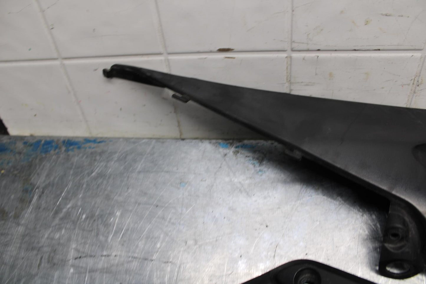 05-06 HONDA CBR600RR RIGHT LEFT GAS FUEL TANK PANELS COVERS TRIM  BB444