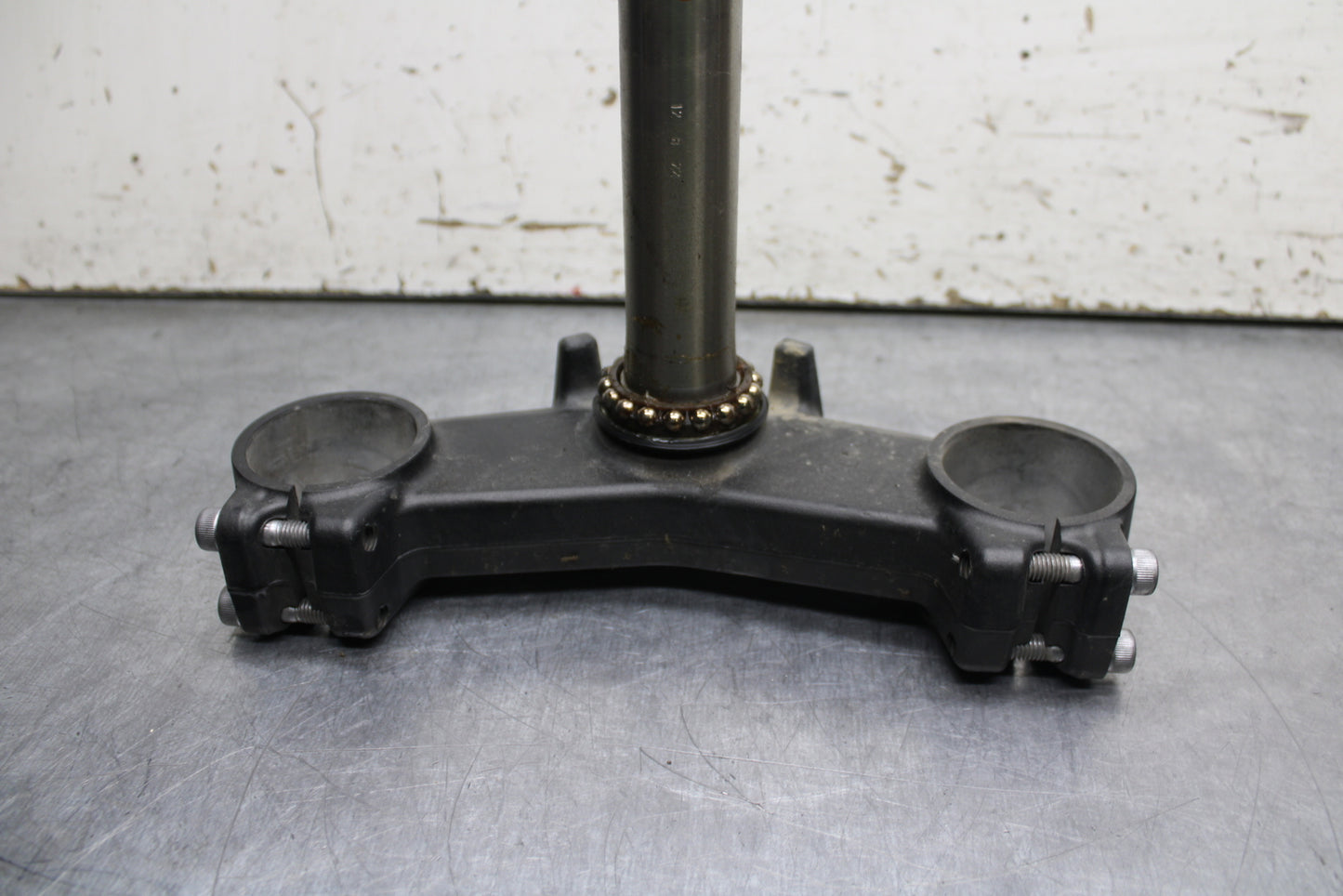 12-13 KAWASAKI Z1000 FRONT FORKS CLAMP LOWER TRIPLE TREE STEM BB743