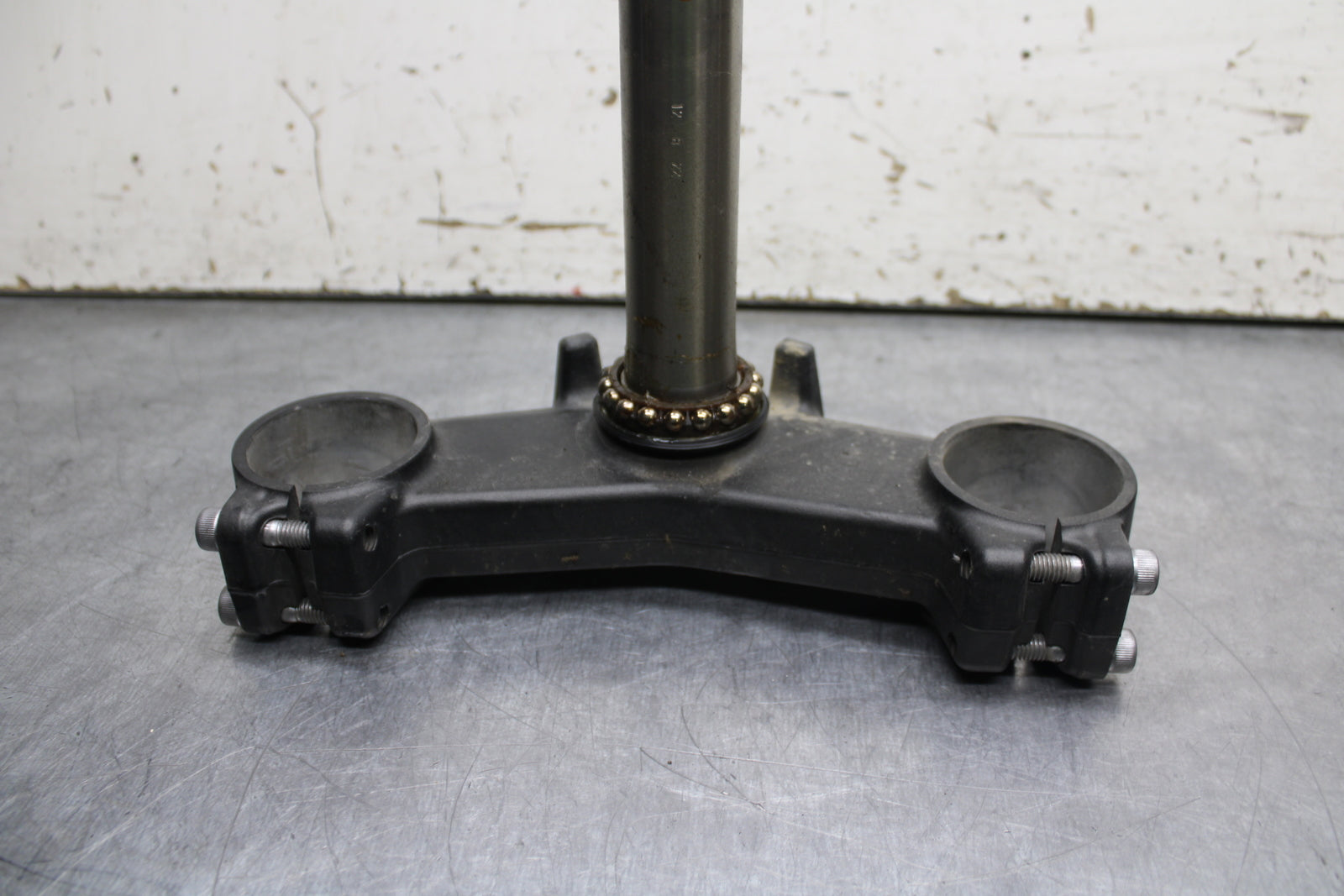 12-13 KAWASAKI Z1000 FRONT FORKS CLAMP LOWER TRIPLE TREE STEM BB743