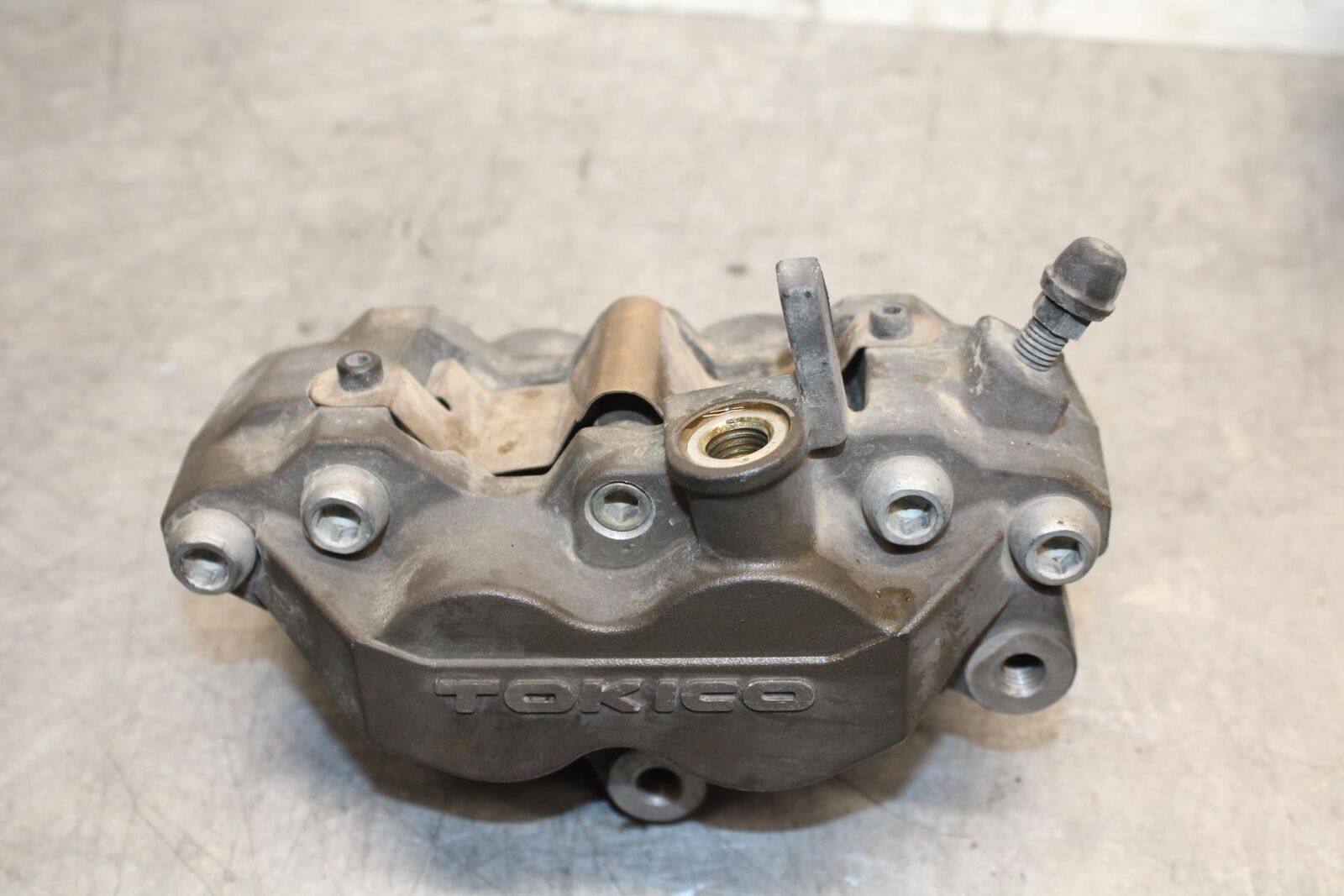 2001 Suzuki GSXR600 RIGHT LEFT FRONT BRAKE CALIPER SET PAIR CALIPERS BB59