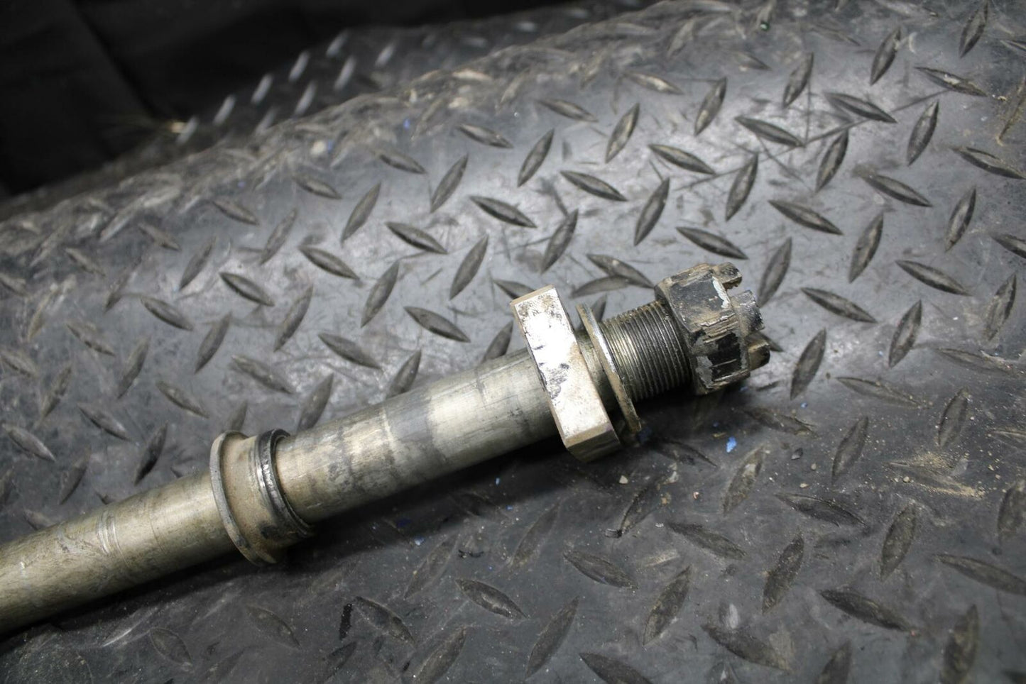 13-18 KAWASAKI NINJA ZX6R REAR AXLE BACK WHEEL RIM PIVOT BOLT AXEL BB203