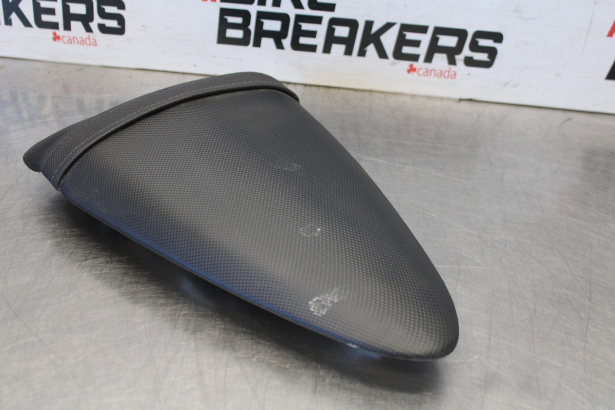 07-08 KAWASAKI NINJA ZX6R REAR PASSENGER TANDEM SEAT PAD SADDLE PILLION BB937
