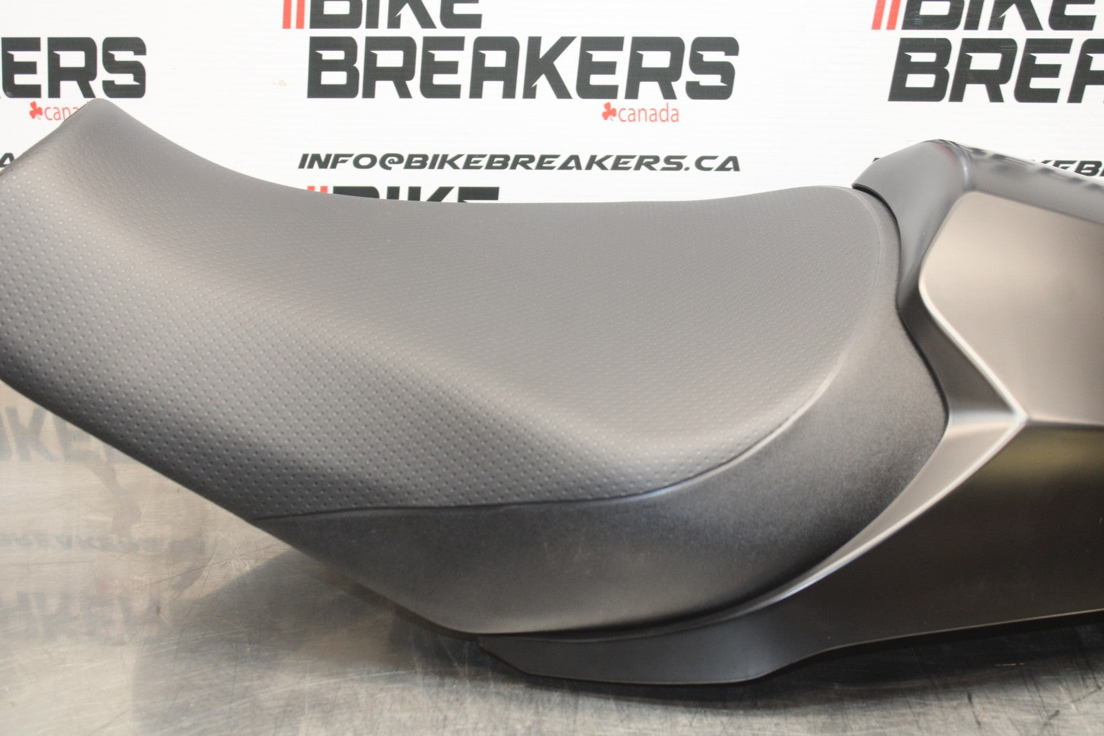 23-24 KAWASAKI NINJA ZX14R NEW!! FRONT REAR SEAT SADDLE BB764