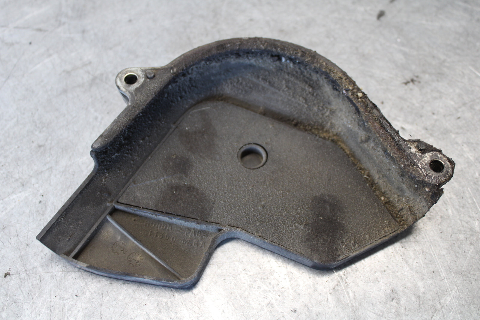 03-04 HONDA CBR600RR ENGINE SPROCKET COVER 11350-MEE-670 BB661