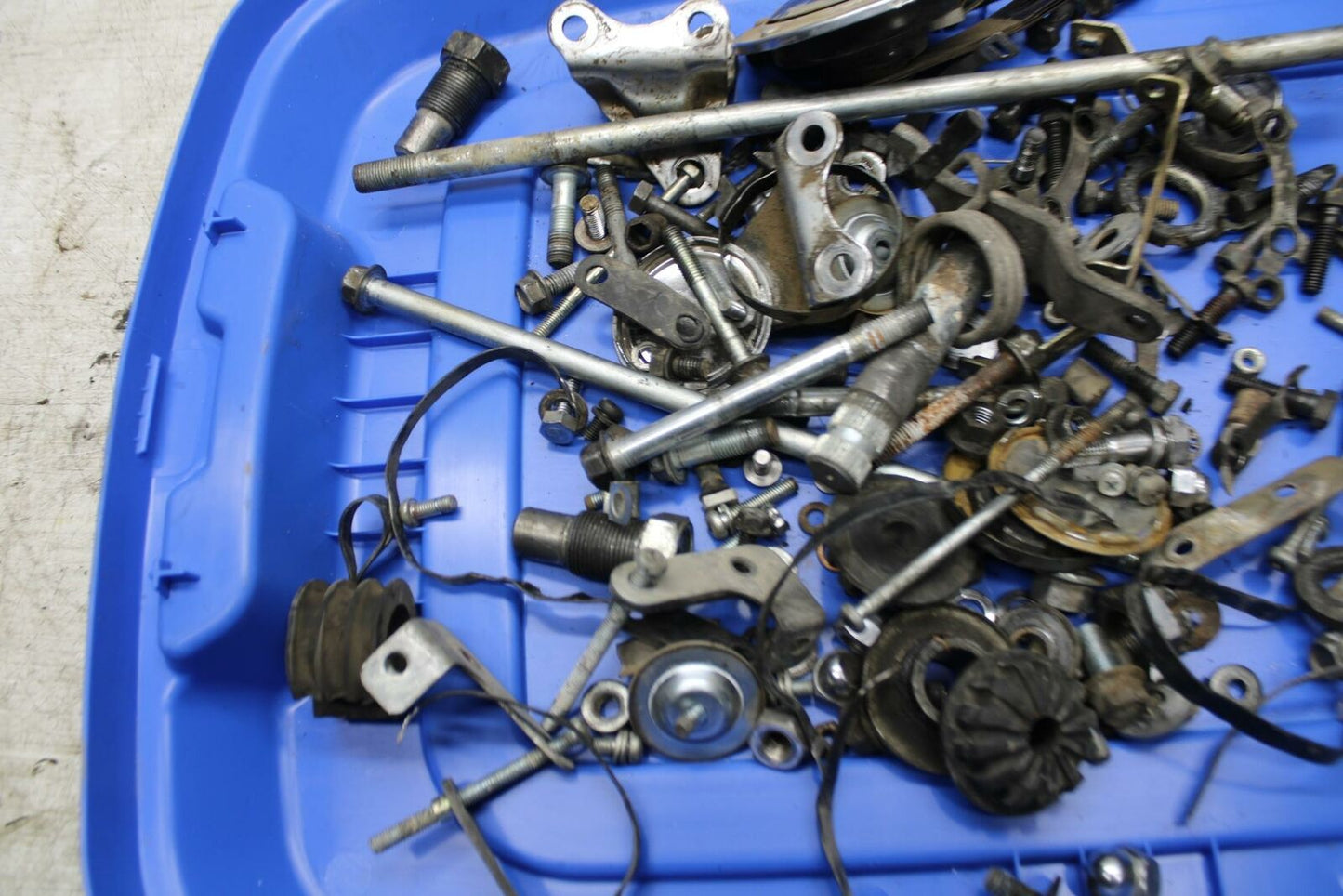 80-81 YAMAHA XS1100 SPECIAL ENGINE MOUNTING BOLTS HARDWARE MOTOR SCREWS BB377