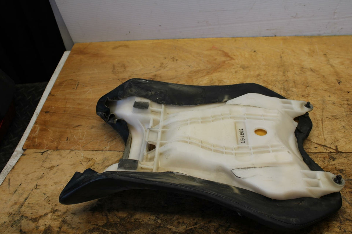 07-08 YAMAHA YZF R1 FRONT DRIVERS SEAT PAD SADDLE PILLION BB337